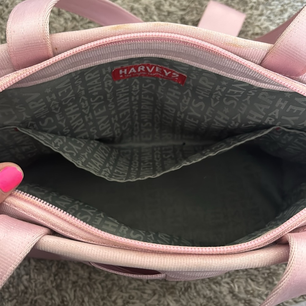 Pink Harvey’s Seat Belt Bag! Never used - Picture 2 of 6